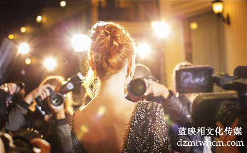 藍(lán)映相文化傳媒告訴你如何選擇視頻廣告片制作公司